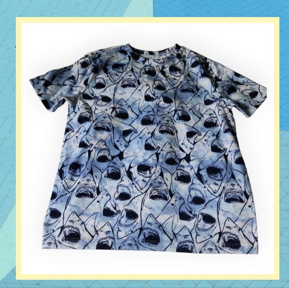 Boys Old Navy 2 piece pj shark set. NWOT. - Picture 2 of 4